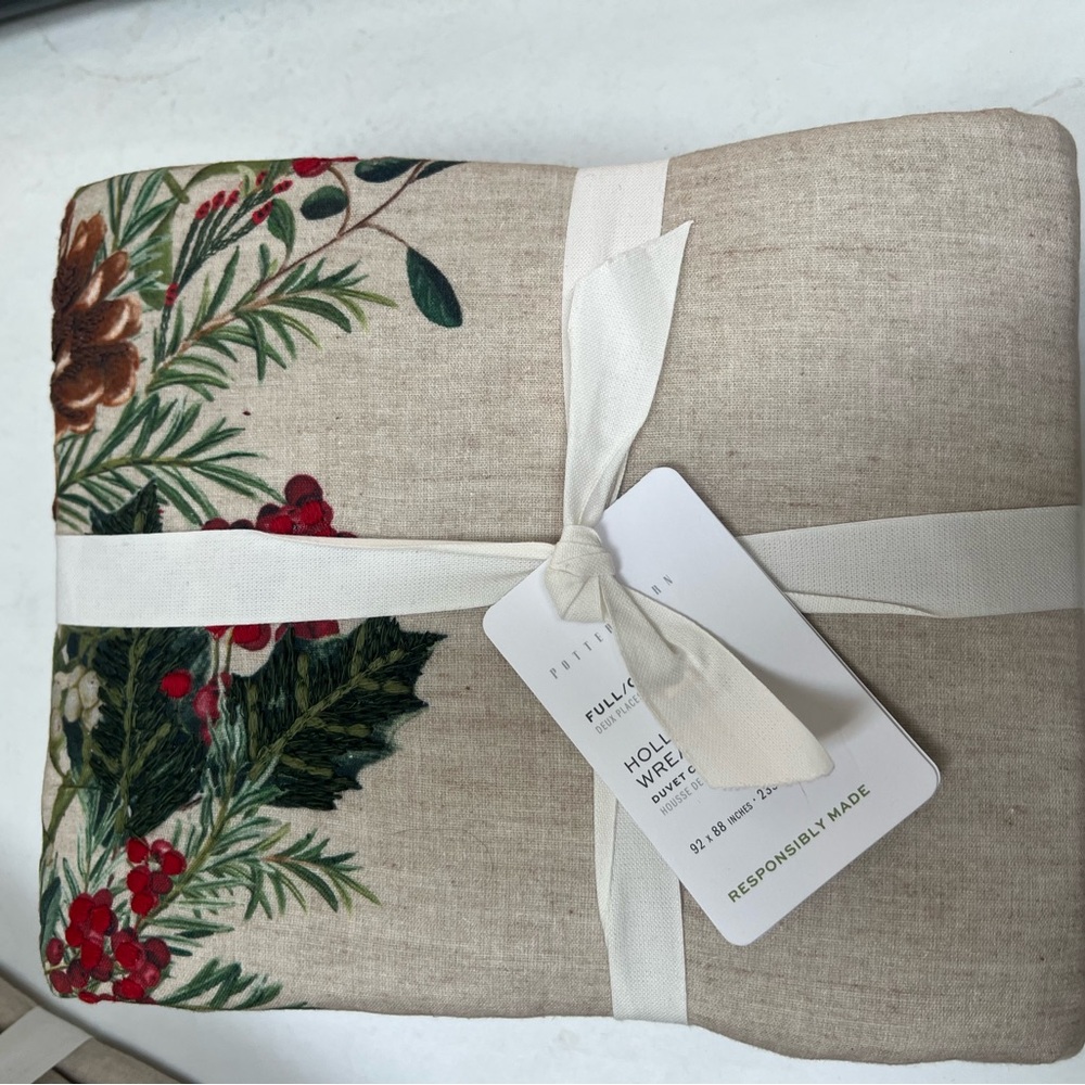 NEW Pottery Barn Holly Berry Wreath Full / Queen DUVET COVER ONLY NWT